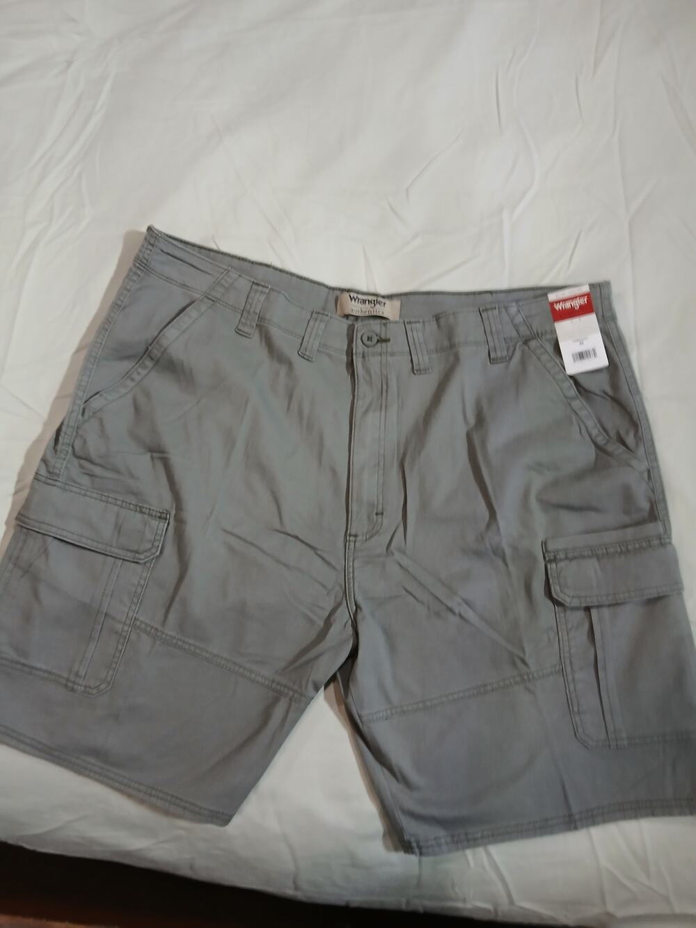 Wrangler  Olive Cargo Shorts Men's Size 44 NWT